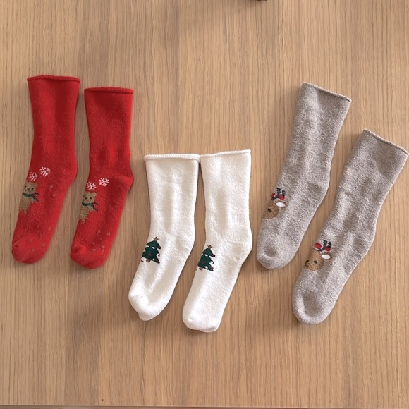 H&M, Christmas 3-pack terry socks, size 6-7.5 - Picture 2 of 8
